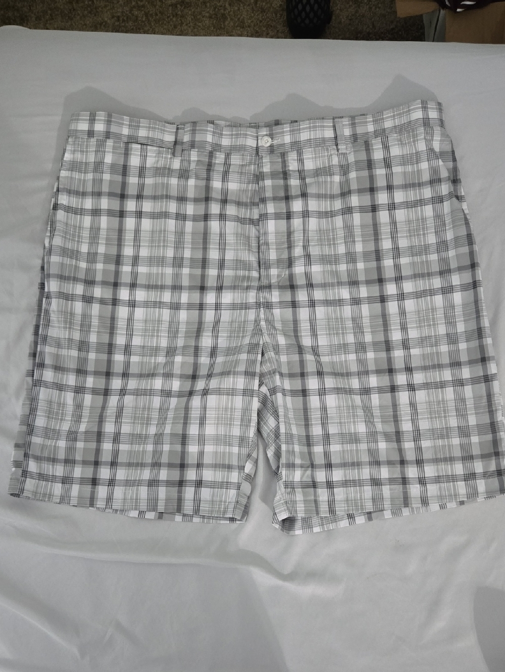 Hogan Men's White and Gray Plaid Flat-Front Shorts